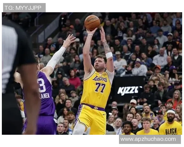 1997年湖人与爵士季后赛对决回顾与精彩瞬间分析